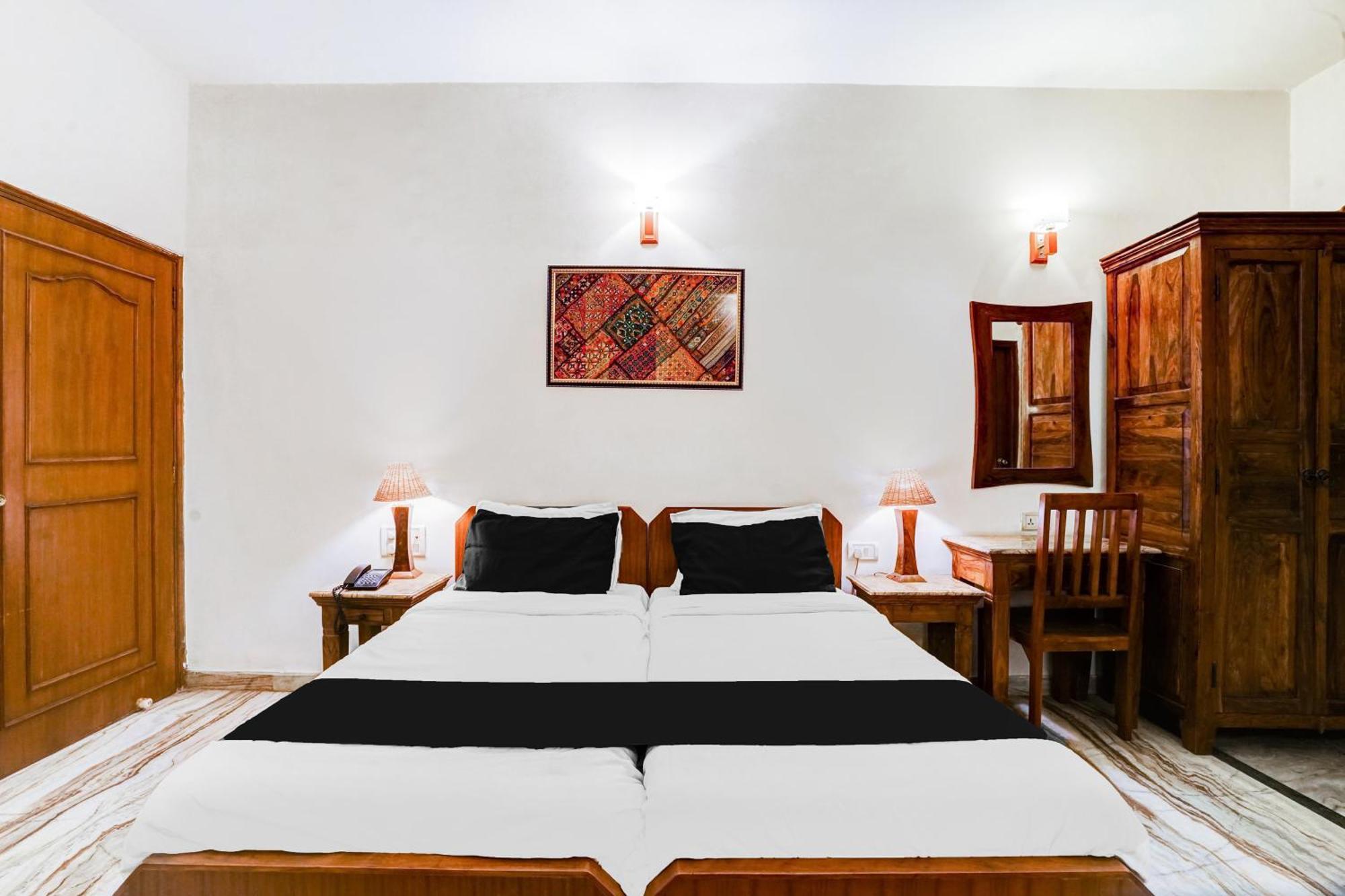 Super Hotel O Sansarchandra Road Formerly Luna Rosa Jaipur Buitenkant foto